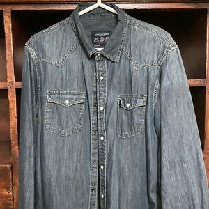 American Eagle button down. Never worn. Bought new and stayed in my closet.